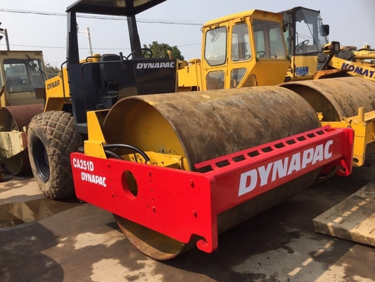 일본에서 사용 된 도로 롤러 Dynapac CA251D 15ton EPA 엔진과 원래 페인트