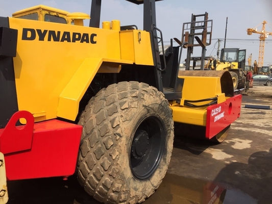 일본에서 사용 된 도로 롤러 Dynapac CA251D 15ton EPA 엔진과 원래 페인트