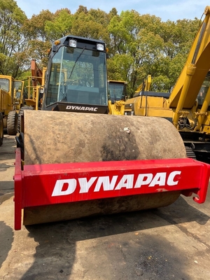 사용 된 Dynapac CA301D 도로 롤러