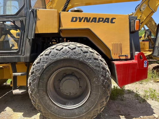 큰 전력 엔진 사용 된 Dynapac CA301 바퀴 기계 높은 운영 효율