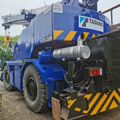 사용 된 타다노 TR-250M 25톤 트럭 크레인 원본 페인트와 함께 우수한 상태