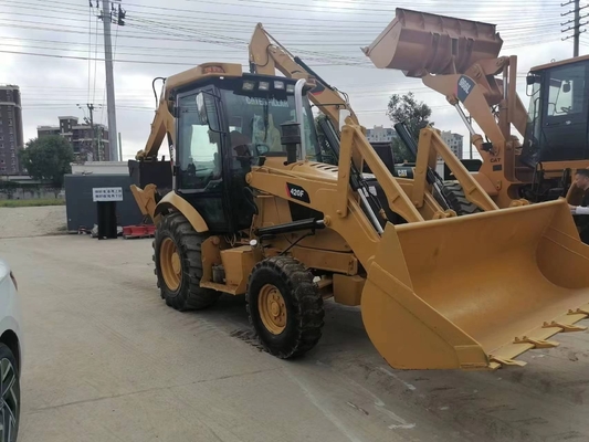 CAT 420F 일본의 리우안 수압 밸브와 함께 15톤의 작동 무게를 가진 배크호 로더