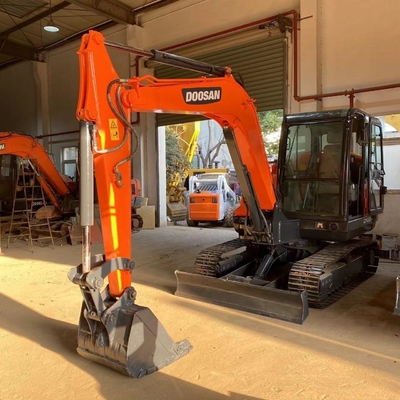 원본 페인트 사용 Doosan DX55 크롤러 Excavator 5.5ton Liyuan 수압 실린더