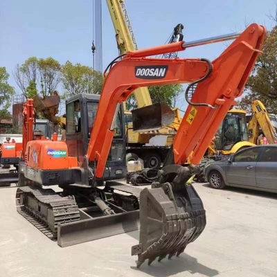 듀산 DH55 사용된 디거 68kw 오리지널 페인트 일본 기계 무게 5500kg 저렴한 가격