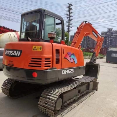 듀산 DH55 사용된 디거 68kw 오리지널 페인트 일본 기계 무게 5500kg 저렴한 가격