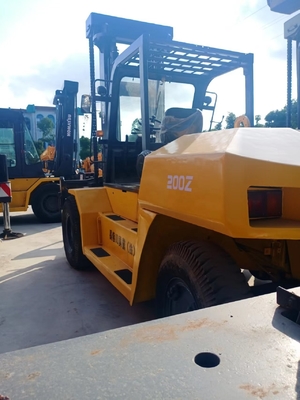 20 톤 디젤 포크리프트 KOMATSU FD200 건설자재 상점의 컨테이너 취급용