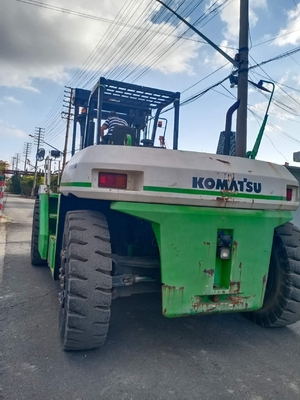 24000 KG 사용 된 KOMATSU 포크리프트 FD240 팔레트 올리는 트럭 수동 운영 24톤 트럭