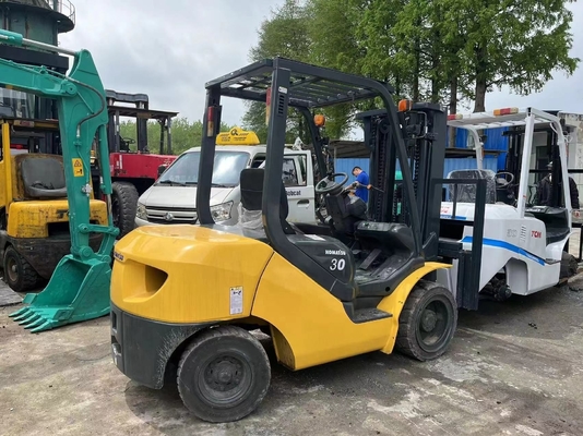 사용 된 KOMATSU FD30 포크리프트 컨테이너 팔레트 리프팅 트럭 2023 년 좋은 상태
