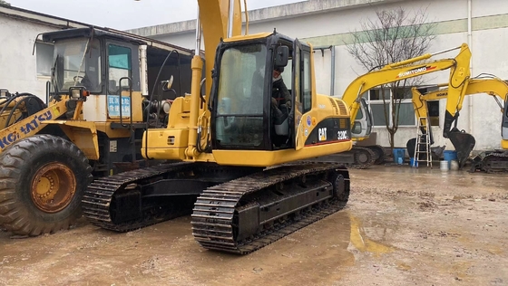 일본 제조 CAT 320CL 발굴기 상하이에서 좋은 성능의 수압 발굴기가 사용되었습니다