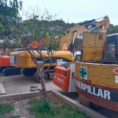 일본 사용된 CAT 325d 발굴기 1.1m3 배트 용량으로 사용 된 크롤러 발굴기