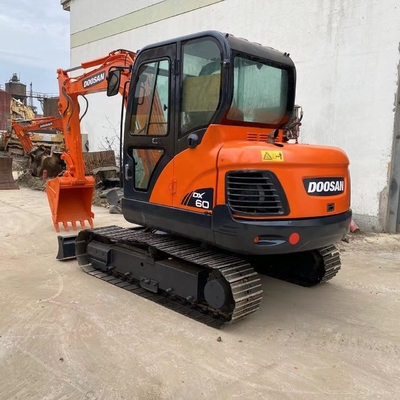 사용 된 발굴기 Doosan DX60 좋은 상태 중고 발굴기 작업 시간 0-2000