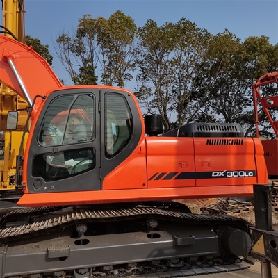 DOOSAN DX300LC 0-2000 시간 작업 및 수압 안정성을 가진 중고 발굴기