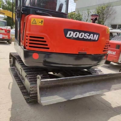 이동형 크롤러 수압 발굴기 Doosan DH55 좋은 성능 사용 된 발굴기