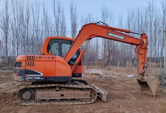 일본에서 원본 페인트와 높은 운영 효율을 가진 Doosan DX75 사용 된 발굴기