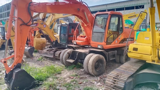 DOOSAN DH150w-7 바퀴 발굴기 원본 페인트와 16000 KG 건설을 위한 재고