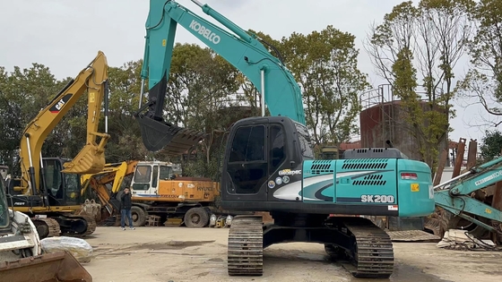 상하이에서 1.1m3 버킷 용량과 20000 KG 무게의 사용 된 KOBELCO SK200 발굴기