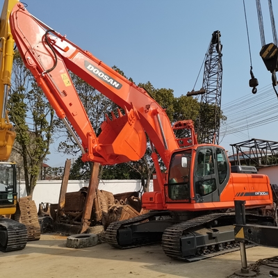 원래 페인트와 리우안 수압 펌프와 함께 일본에서 사용 된 Doosan DX300LC 발굴기