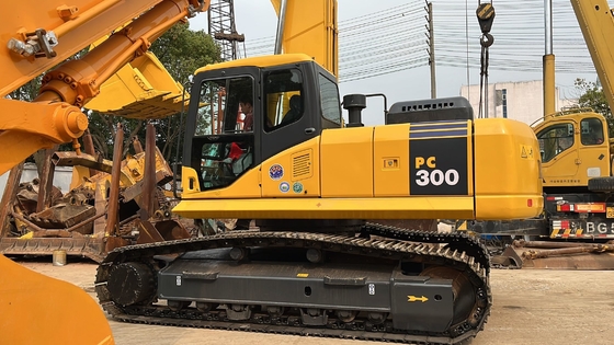 일본 오리지널 코마쓰 PC300 사용 크롤러 발굴기 30000 KG 기계 무게