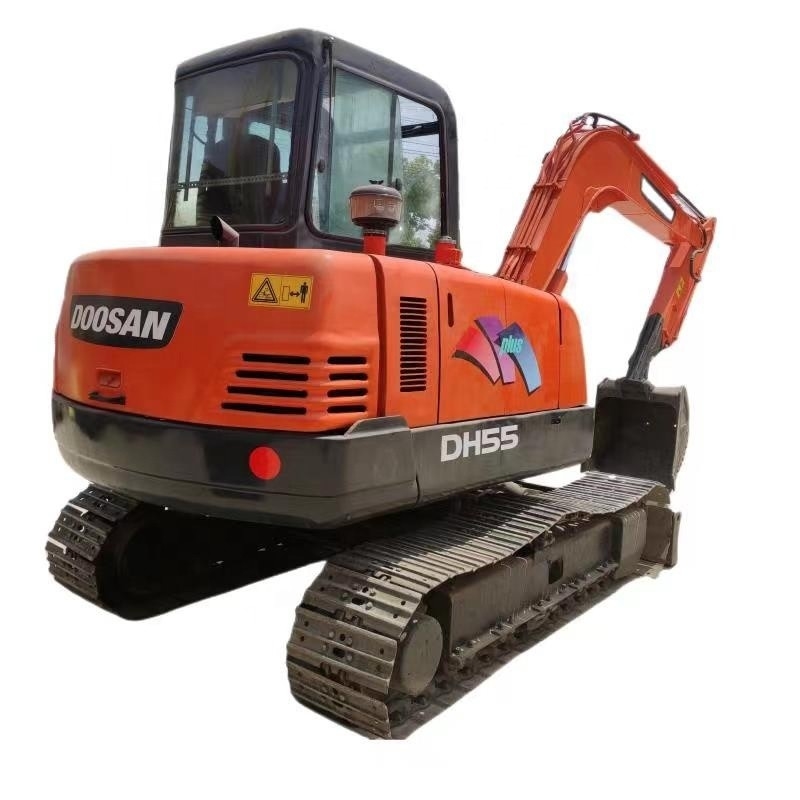 이동형 크롤러 수압 발굴기 Doosan DH55 좋은 성능 사용 된 발굴기